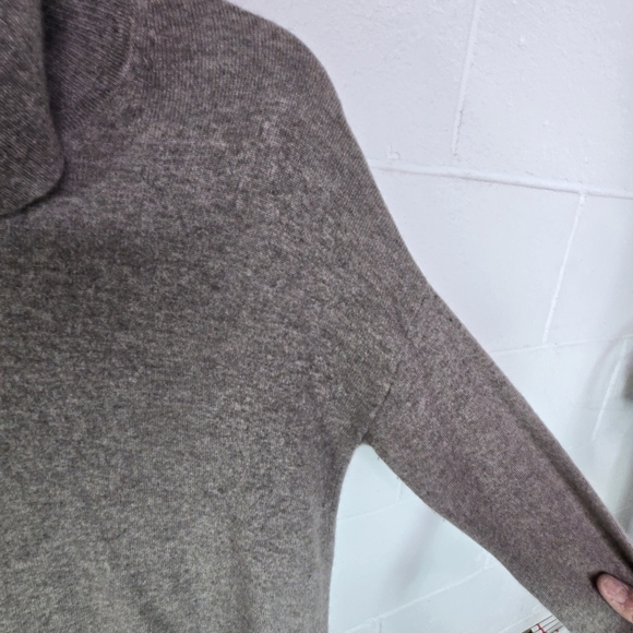 Tahari Pure Cashmere Cowl Neck Hi Low Sweater - Picture 7 of 11